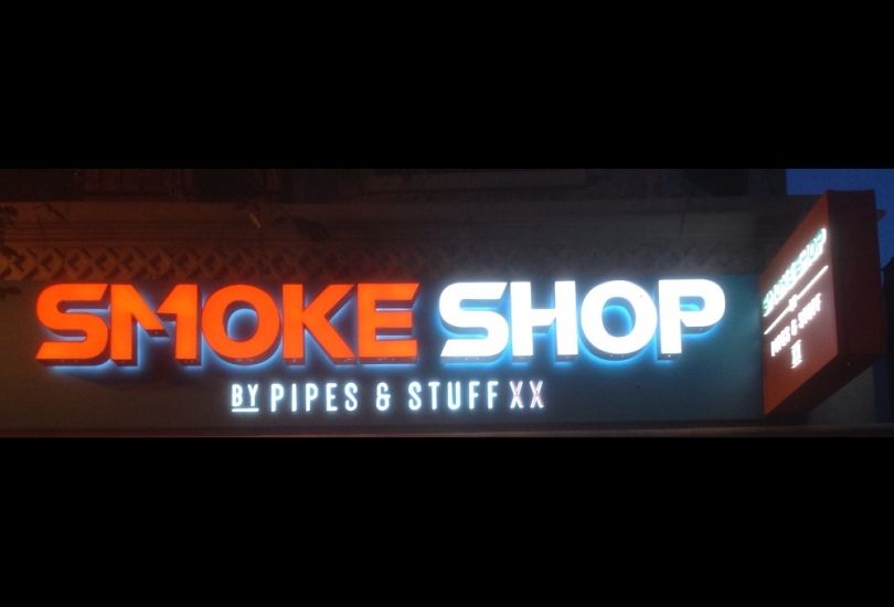 SMOKE SHOP PIPES AND STUFF XX