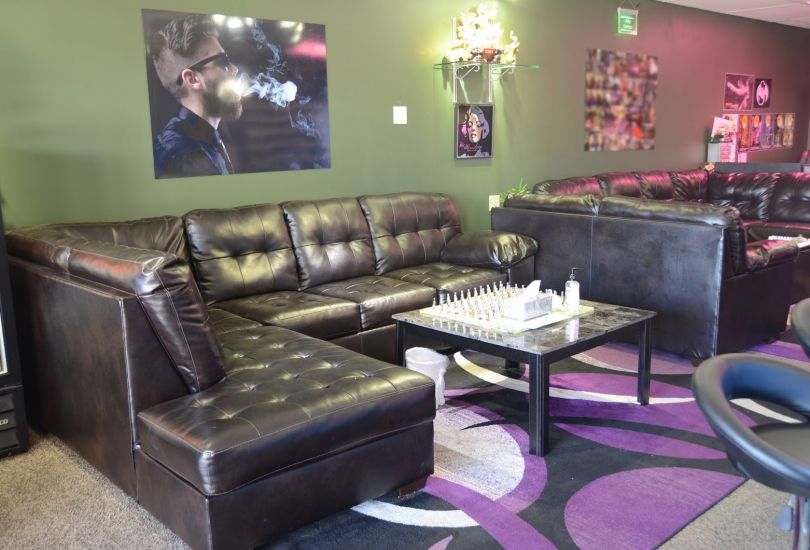 Jayde's Vapor Lounge