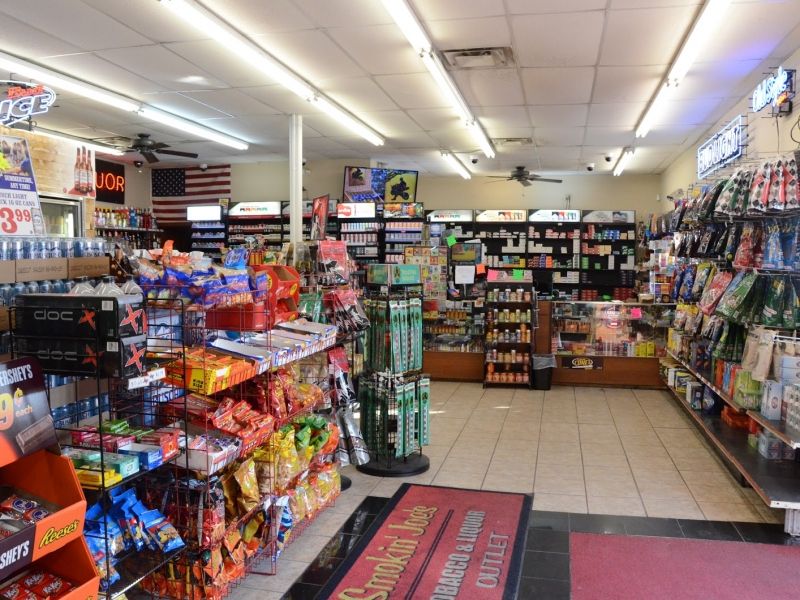 Smokin' Joe's Tobacco & Liquor Outlet 07 904 1st Ave NW Cedar Rapids, IA