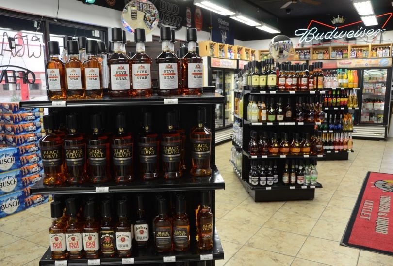 Smokin' Joe's Tobacco & Liquor Outlet #02