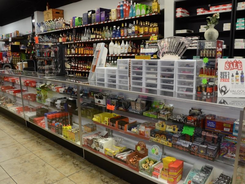 Smokin' Joe's Tobacco & Liquor Outlet 16 1504 Park Ave Muscatine, IA