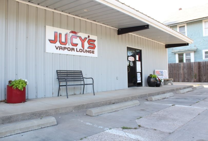 Juicy's Vapor Lounge Arkansas City