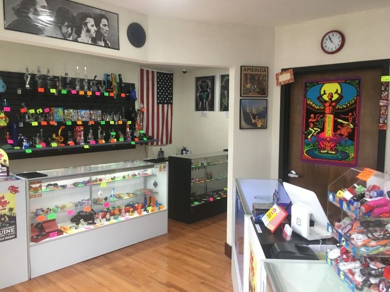 King Dewey's Smoke & Vapor 913 E 5th St Kansas City, MO