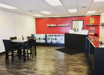 Juicy's Vapor Lounge Manhattan West