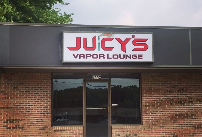 Juicy's Vapor Lounge Manhattan West