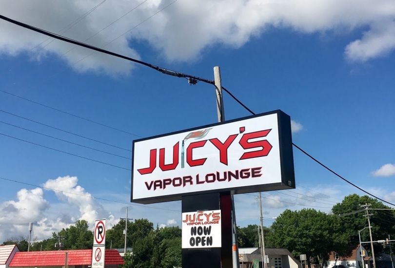 Juicy's Vapor Lounge Manhattan West