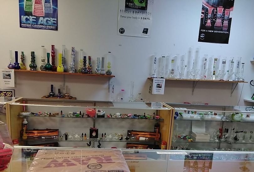 Smoke'N Mirrors Vape Shop