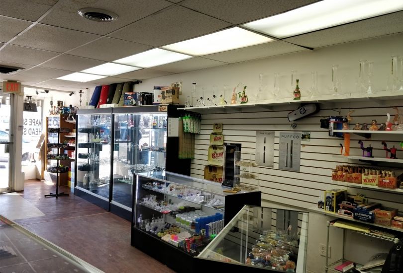 V & K Smoke Shop - Quincy