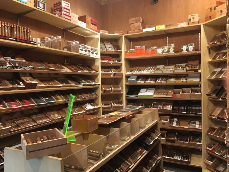 Smokin Bear Tobacco & Vape (Roseville)