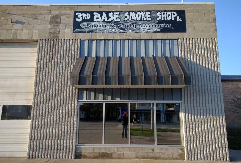 3rd Base Smoke Shop