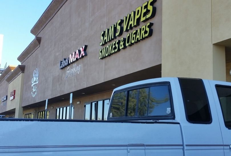 SAM'S VAPES SMOKES & CIGARS-VAPE SHOP