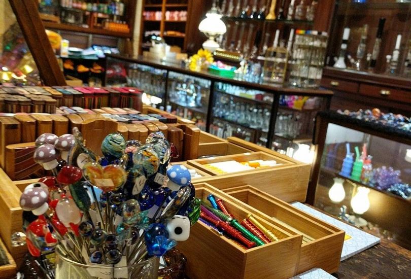 Sunflower Pipes Smoke Shop