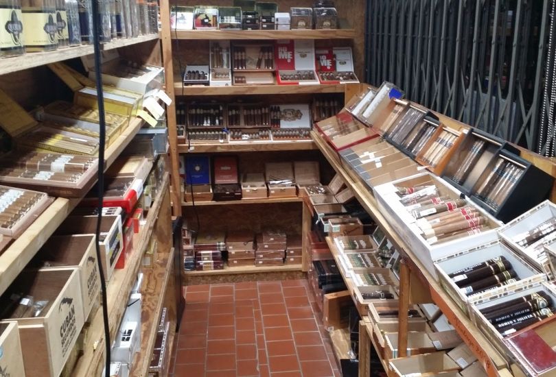Mineola Card & Smoke Shop