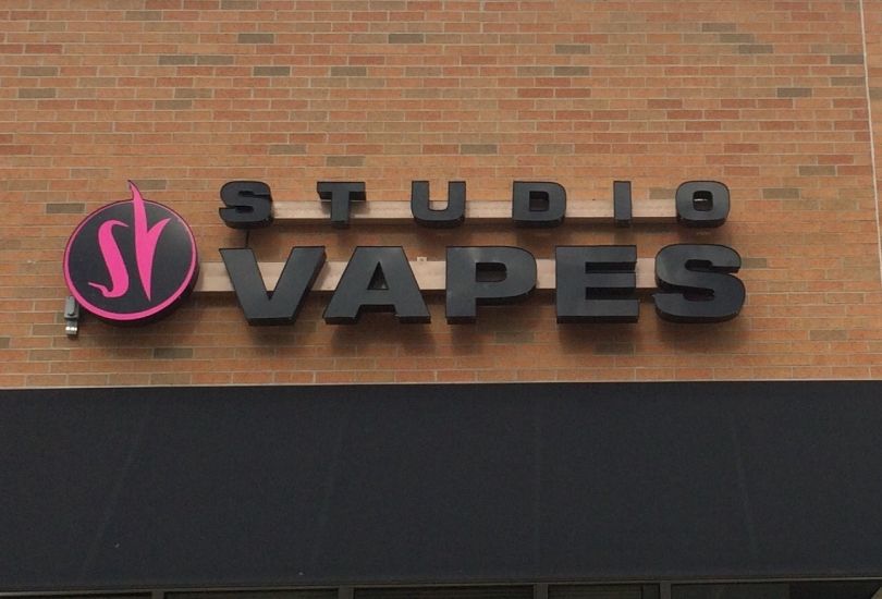 Studio Vapes, Dent Ohio