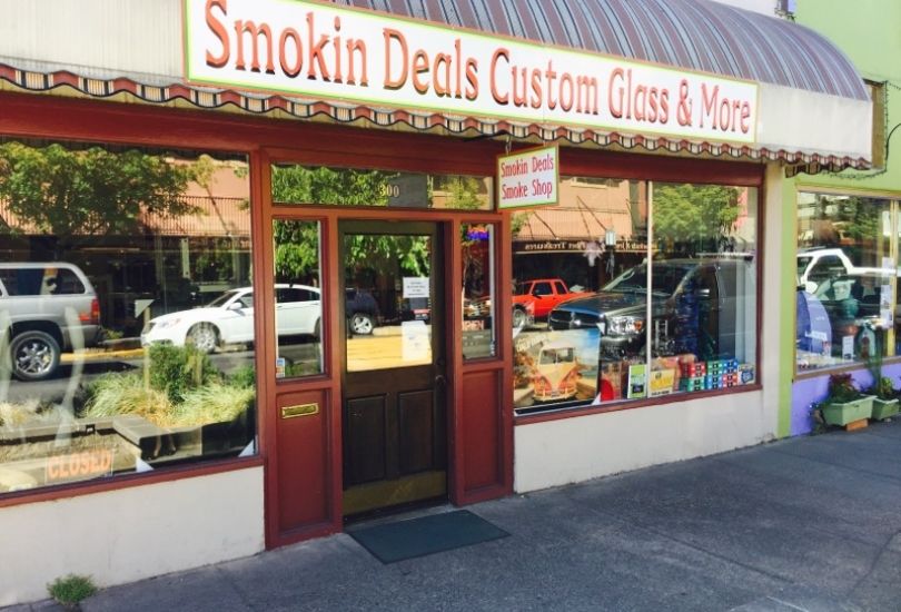 Smokin Deals Custom Glass Smoke Shop