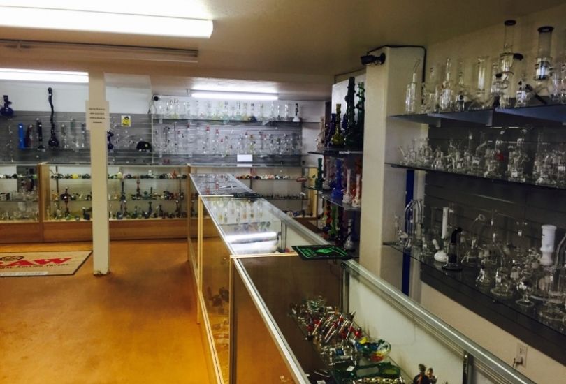 Smokin Deals Custom Glass Smoke Shop