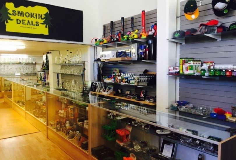 Smokin Deals Custom Glass Smoke Shop