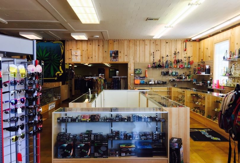 Smokin Deals Custom Glass Smoke Shop